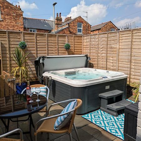 Seaside Escapes - With Relaxing Hot Tub! Villa Скарбъро Екстериор снимка